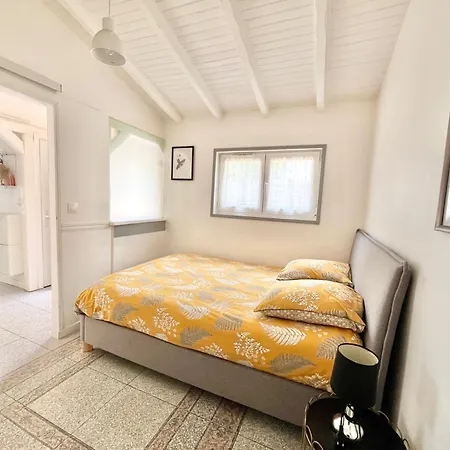 Little House 2 Bedrooms -terrace, Center Near Paris And Orly