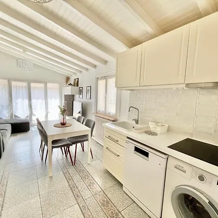 Little House 2 Bedrooms -terrace, Center Near Paris And Orly بيت للعطل *